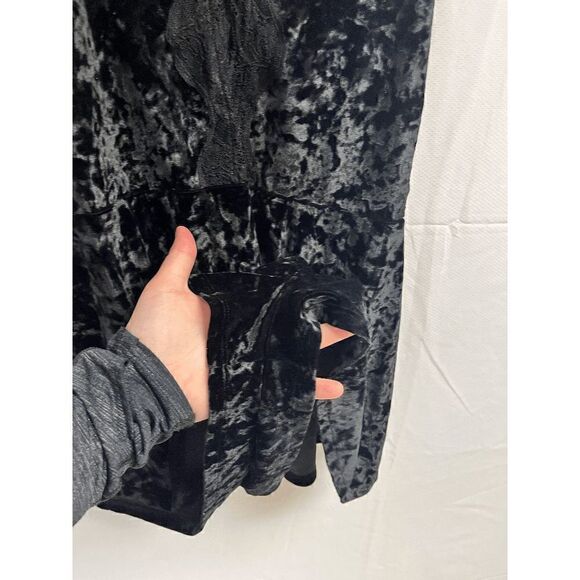 Express one eleven Womens Spaghetti Strap Deep V neck Velvet Top Black Lace Romp - Picture 8 of 10